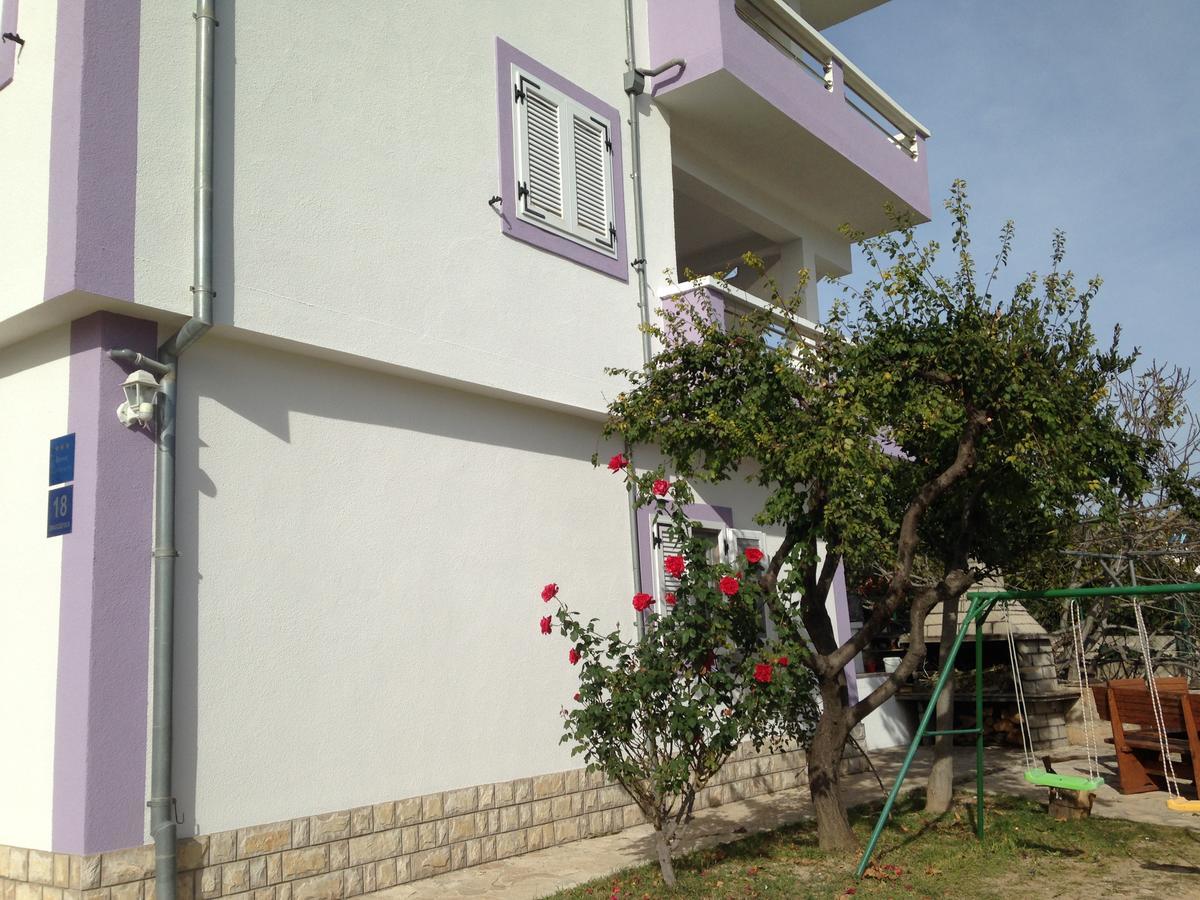Apartmani Lidija Vinišće Eksteriør bilde